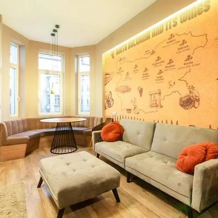 1 Bedroom Wine Journey شقة *