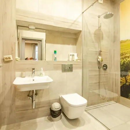 شقة 1 Bedroom Wine Journey