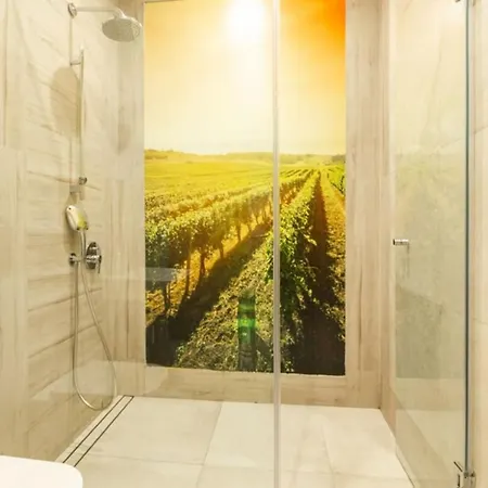 شقة 1 Bedroom Wine Journey