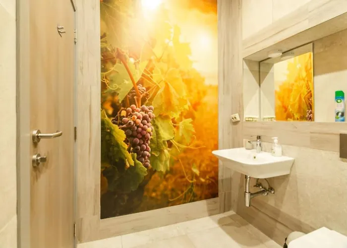 1 Bedroom Wine Journey * 索菲亞